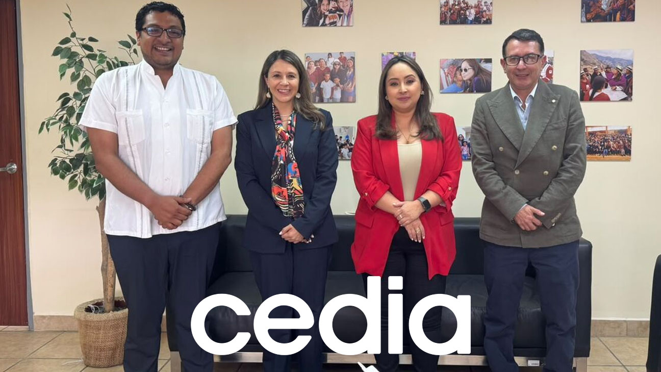 The Zenit/Copernicus Ecuador Observatory is presented as a key tool for risk management