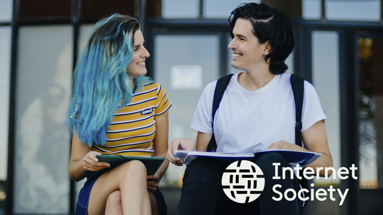 Profesionales de América Latina podrán postular al renovado Programa de Becas de Internet Society